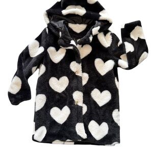 Faux fur heart peacoat! 🖤